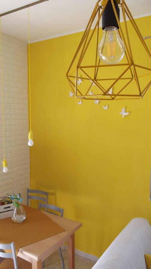 Yellow House Cir 12040 Cassano Magnago Luaran gambar