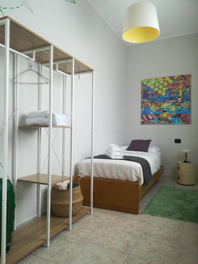 Yellow House Cir 12040 Cassano Magnago Luaran gambar