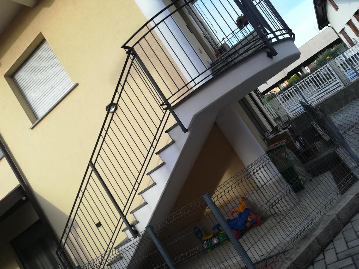 Yellow House Cir 12040 Cassano Magnago Luaran gambar
